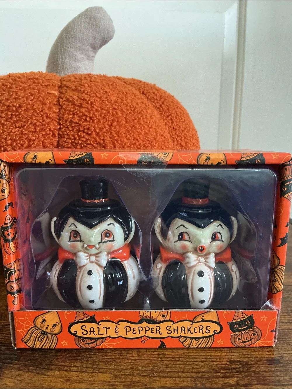 Johanna Parker Vintage -Style Halloween Vampire Salt & Pepper Shakers Set